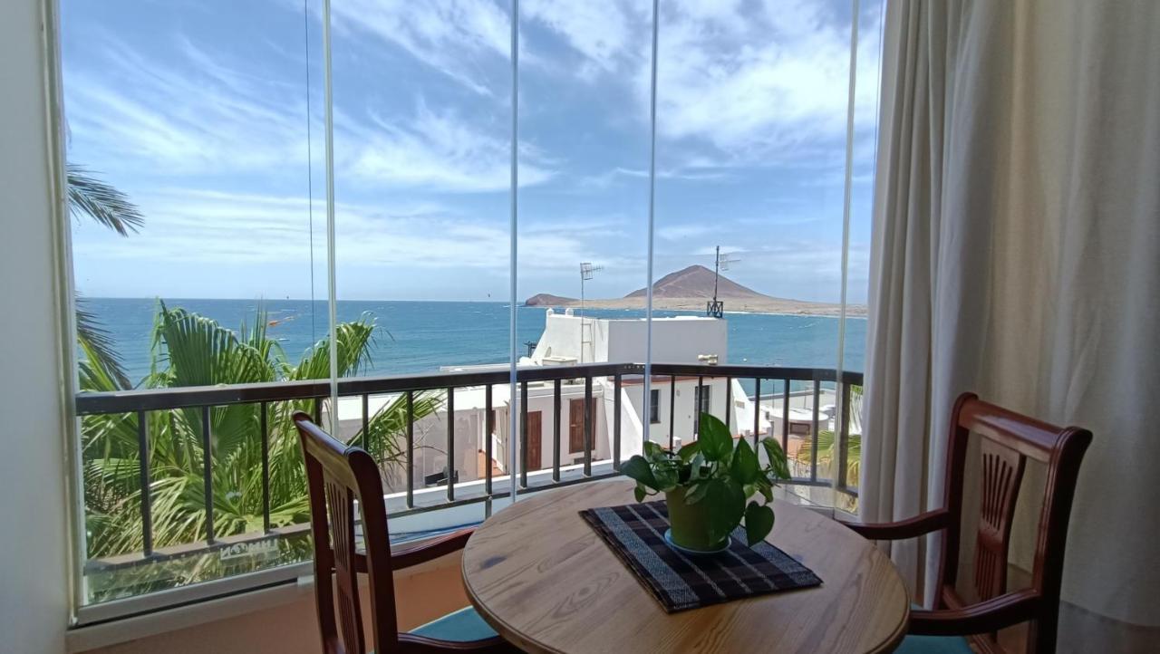 Апартаменты Ocean View El Medano Center Экстерьер фото